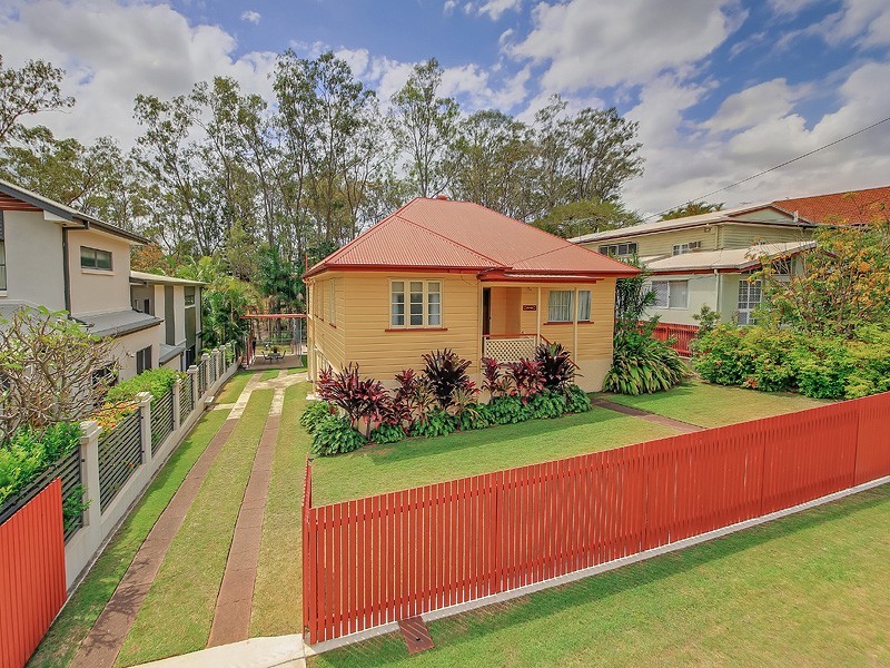 51 Octantis Street, Coorparoo QLD 4151