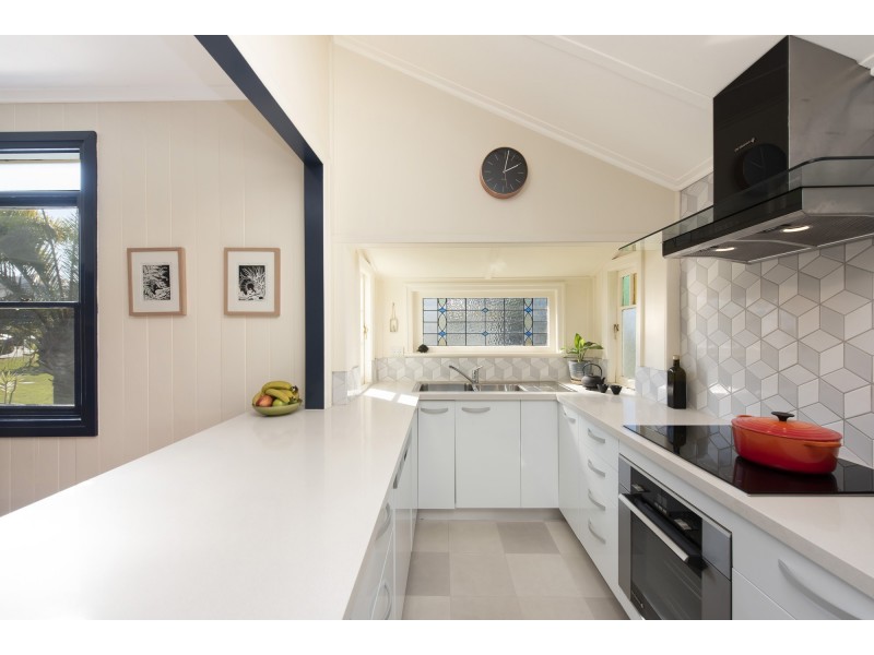 18 Broadway Street, Carina QLD 4152