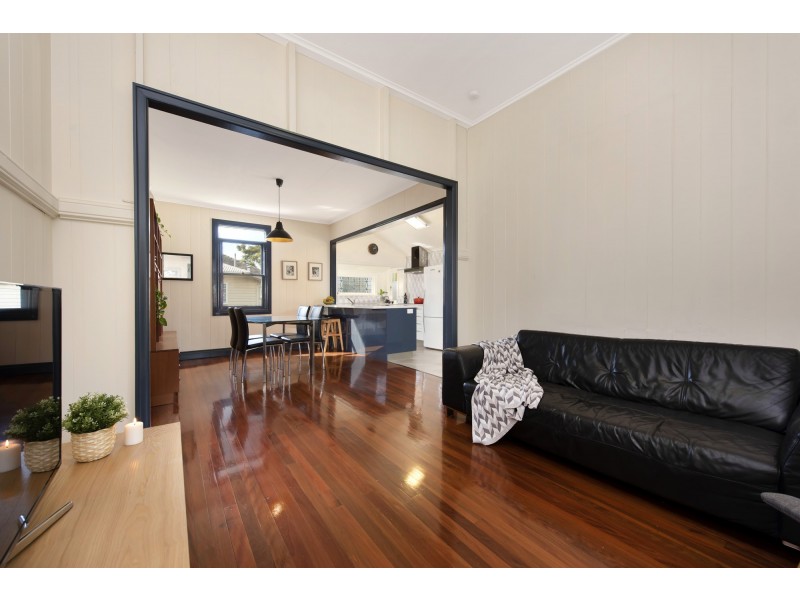 18 Broadway Street, Carina QLD 4152