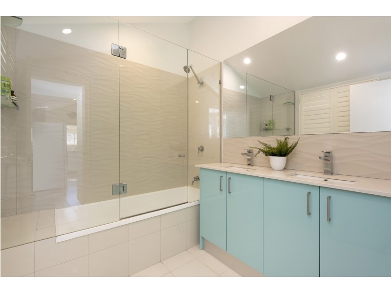 18 Broadway Street, Carina QLD 4152