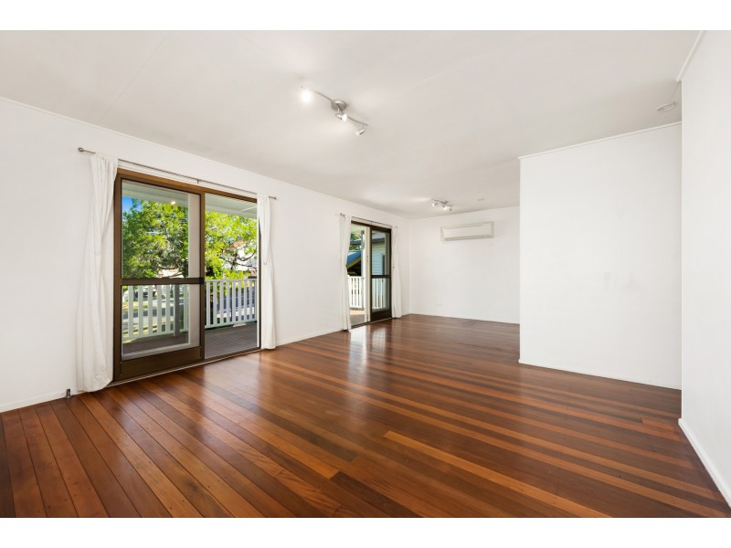 26 First Street, Camp Hill QLD 4152