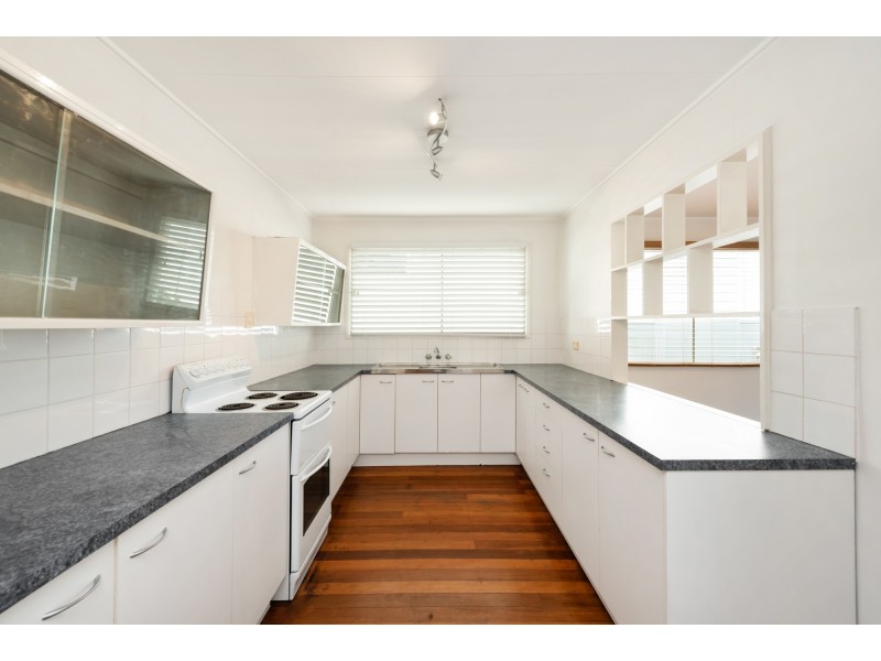 26 First Street, Camp Hill QLD 4152