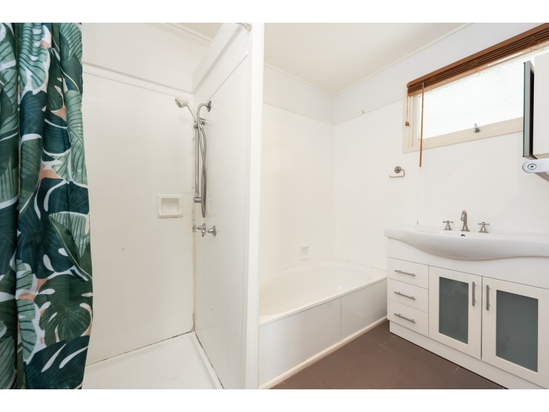 26 First Street, Camp Hill QLD 4152