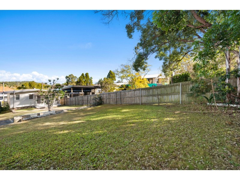 26 First Street, Camp Hill QLD 4152