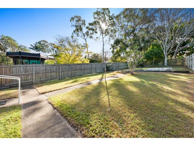 26 First Street, Camp Hill QLD 4152