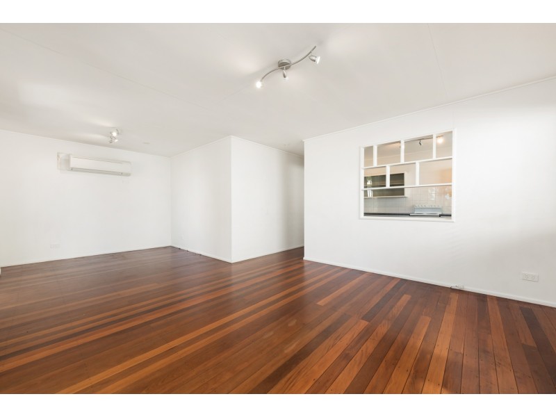 26 First Street, Camp Hill QLD 4152