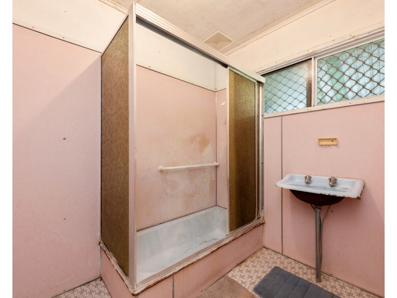 10 Wood Avenue, Carina QLD 4152