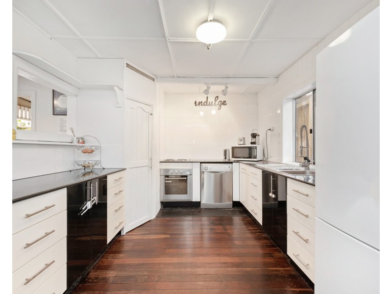 16 Queensport Road, Murarrie QLD 4172