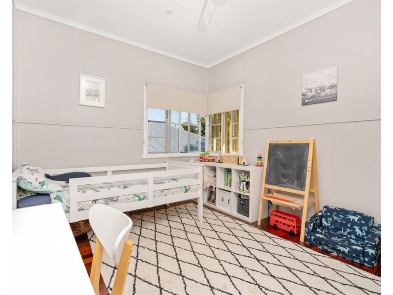 14 Midgley Street, Carina QLD 4152