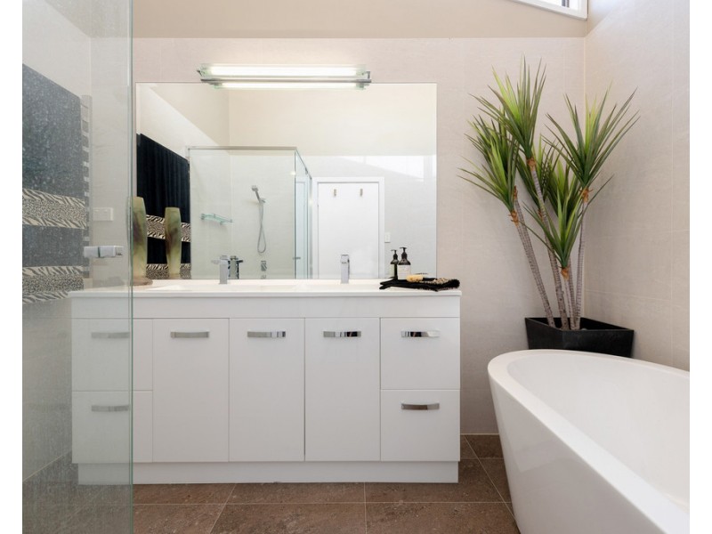 3 Obsidian Street, Camp Hill QLD 4152