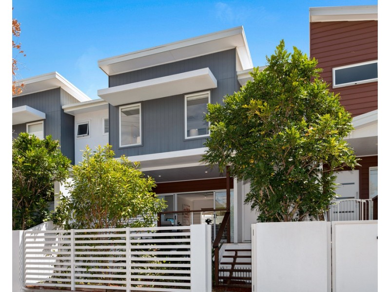 2/11 Cambridge Street, Carina Heights QLD 4152