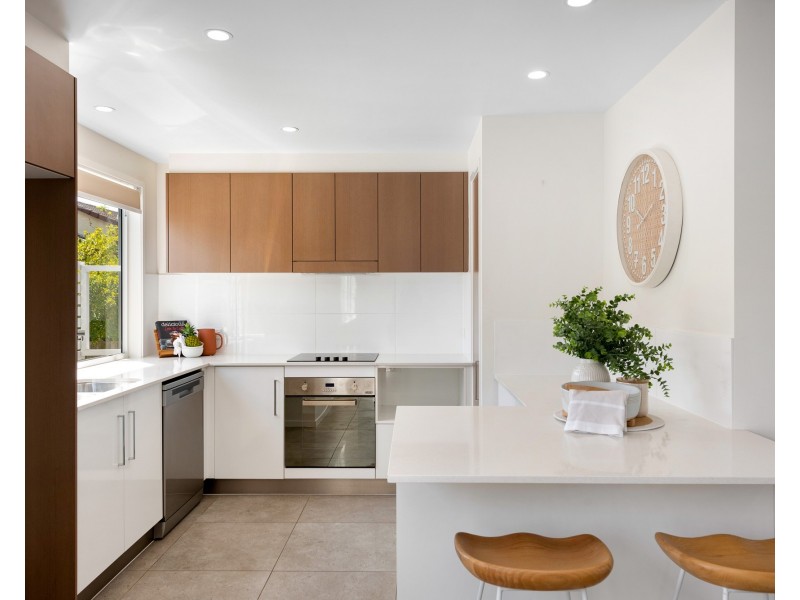 2/11 Cambridge Street, Carina Heights QLD 4152