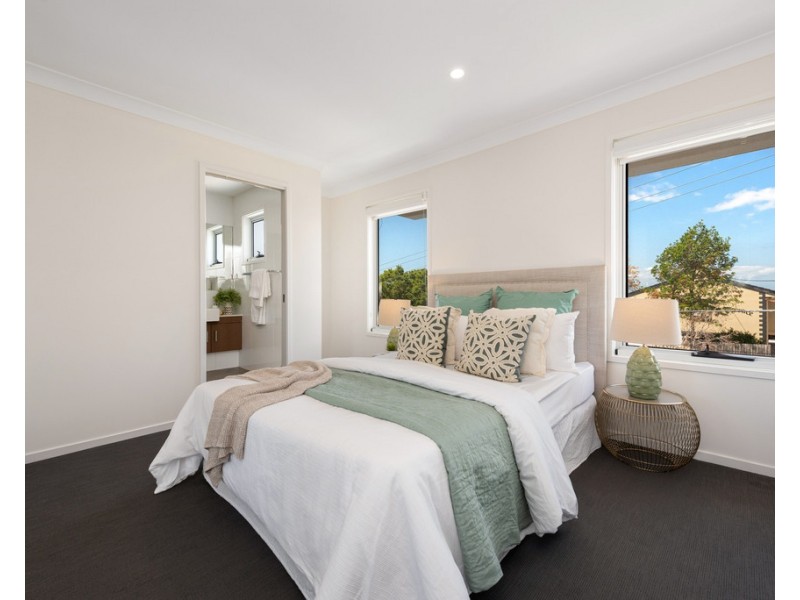 2/11 Cambridge Street, Carina Heights QLD 4152