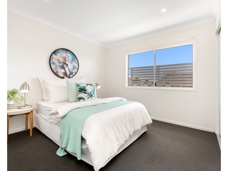 2/11 Cambridge Street, Carina Heights QLD 4152