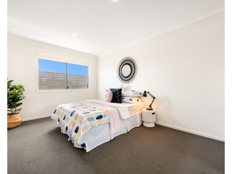 2/11 Cambridge Street, Carina Heights QLD 4152