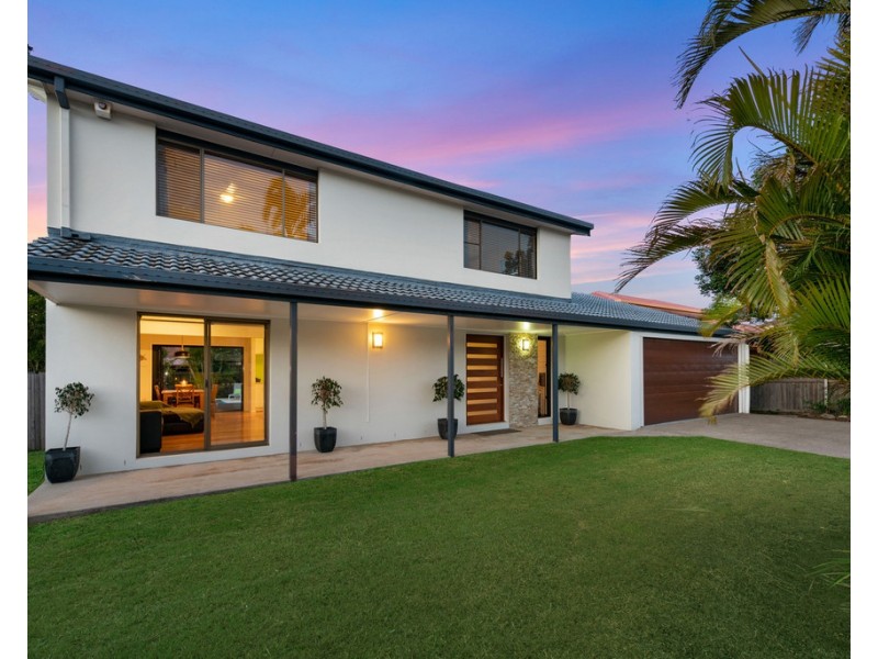 7 Bamburgh Street, Carindale QLD 4152