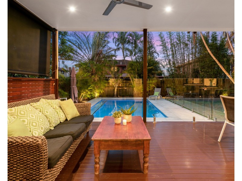 7 Bamburgh Street, Carindale QLD 4152