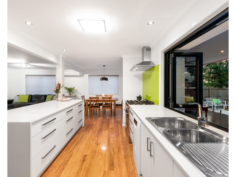 7 Bamburgh Street, Carindale QLD 4152