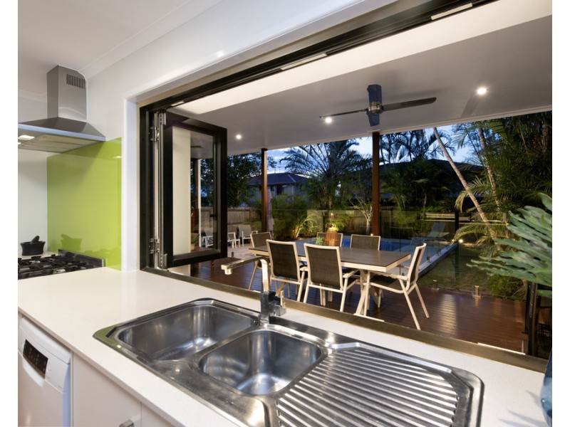 7 Bamburgh Street, Carindale QLD 4152