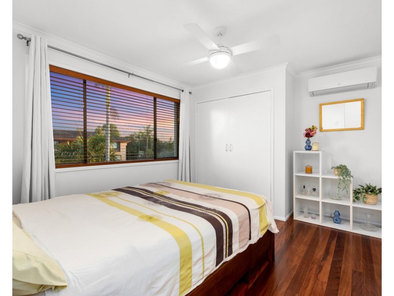 7 Bamburgh Street, Carindale QLD 4152