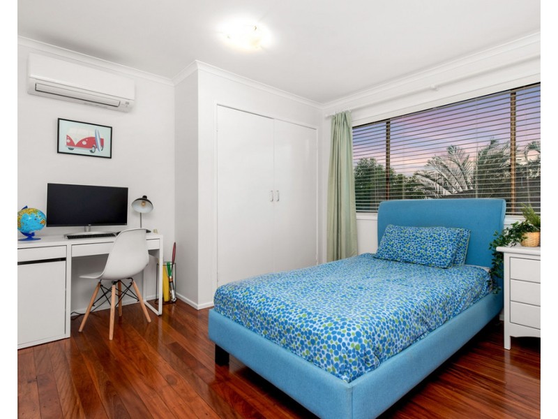 7 Bamburgh Street, Carindale QLD 4152