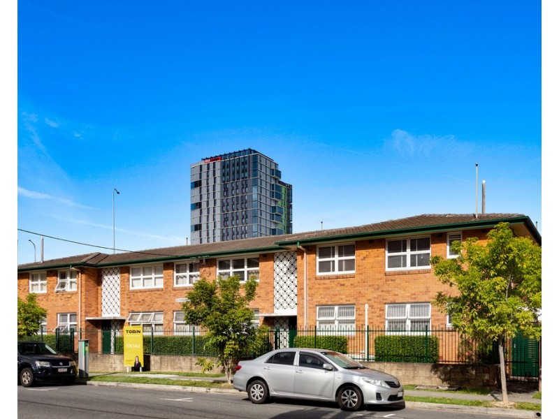 8/2 Carl Street, Woolloongabba QLD 4102