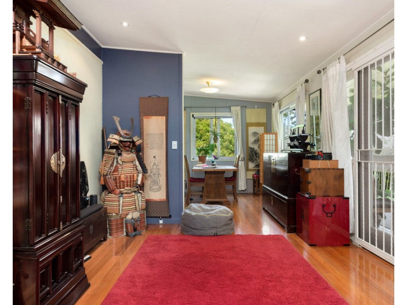 4 Hobart Avenue, Camp Hill QLD 4152