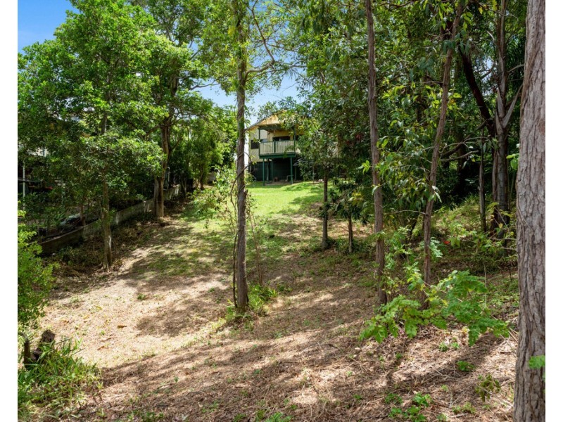 83 The Promenade, Camp Hill QLD 4152