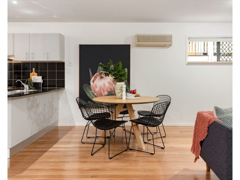 2/287 Riding Road, Balmoral QLD 4171