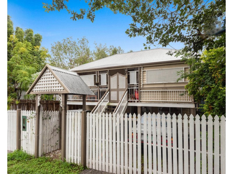 14 Macrossan Avenue, Norman Park QLD 4170