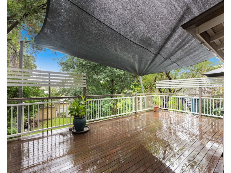 14 Macrossan Avenue, Norman Park QLD 4170