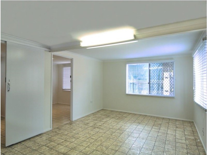 28 Kingfisher Parade, Toogoom QLD 4655