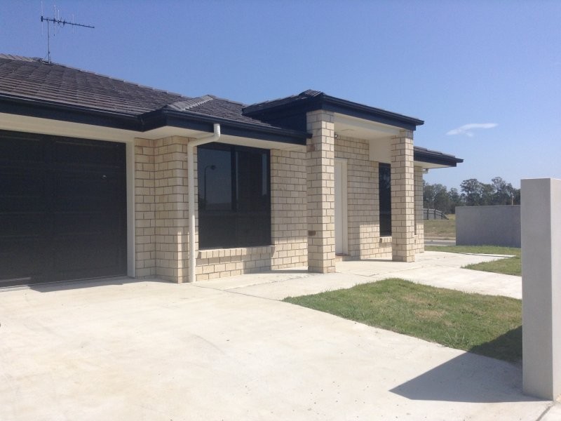 2/58 Fraser Waters Parade, Toogoom QLD 4655