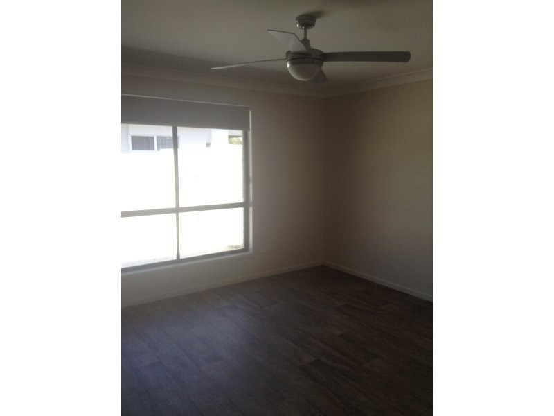 2/58 Fraser Waters Parade, Toogoom QLD 4655