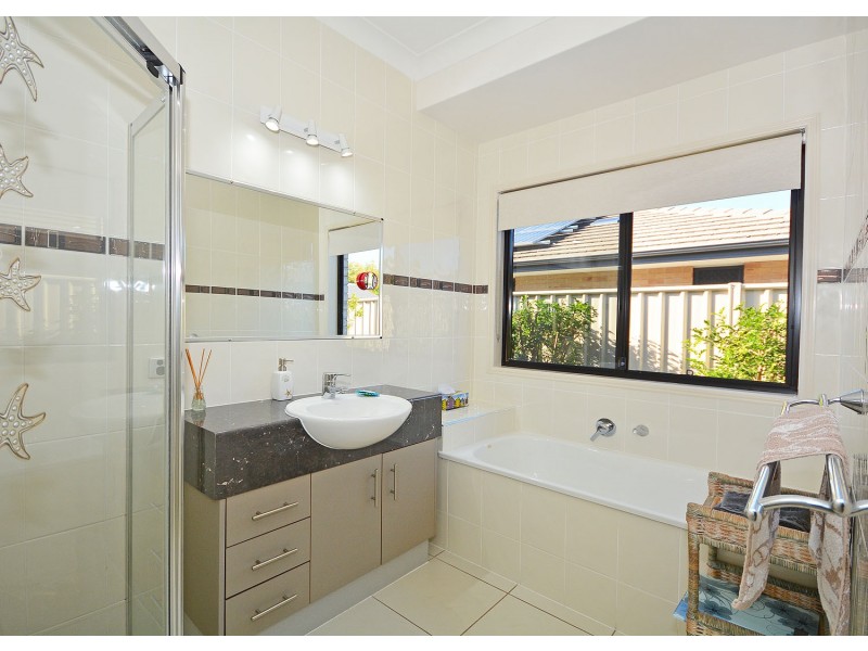 61 Beach Drive, Burrum Heads QLD 4659