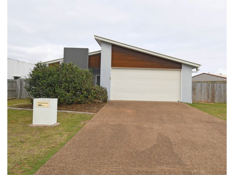 5 Swan View Court, Toogoom QLD 4655