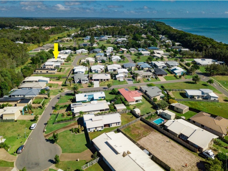 24 Wave Court, Toogoom QLD 4655