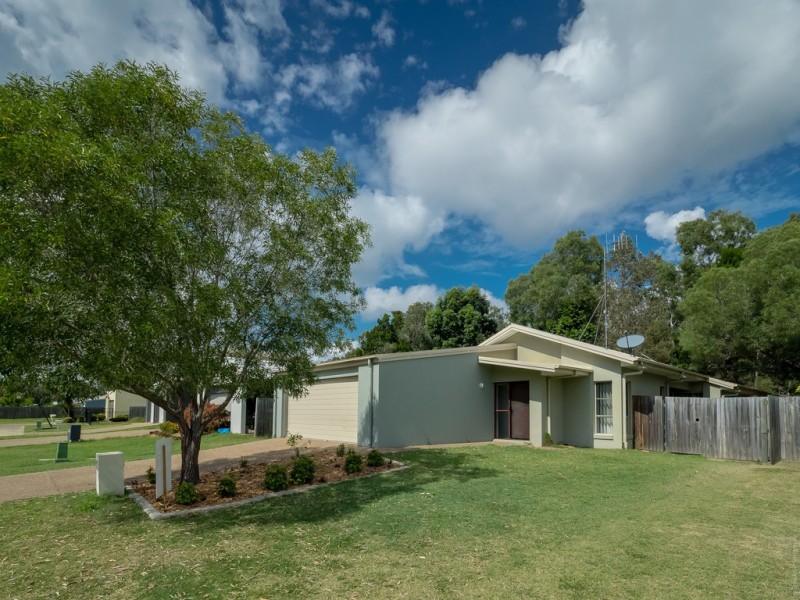 24 Wave Court, Toogoom QLD 4655