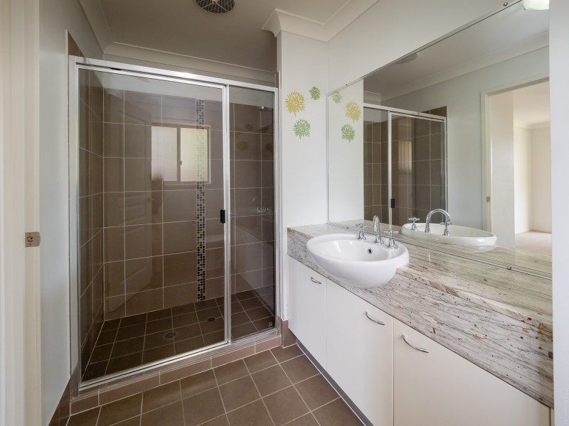 24 Wave Court, Toogoom QLD 4655