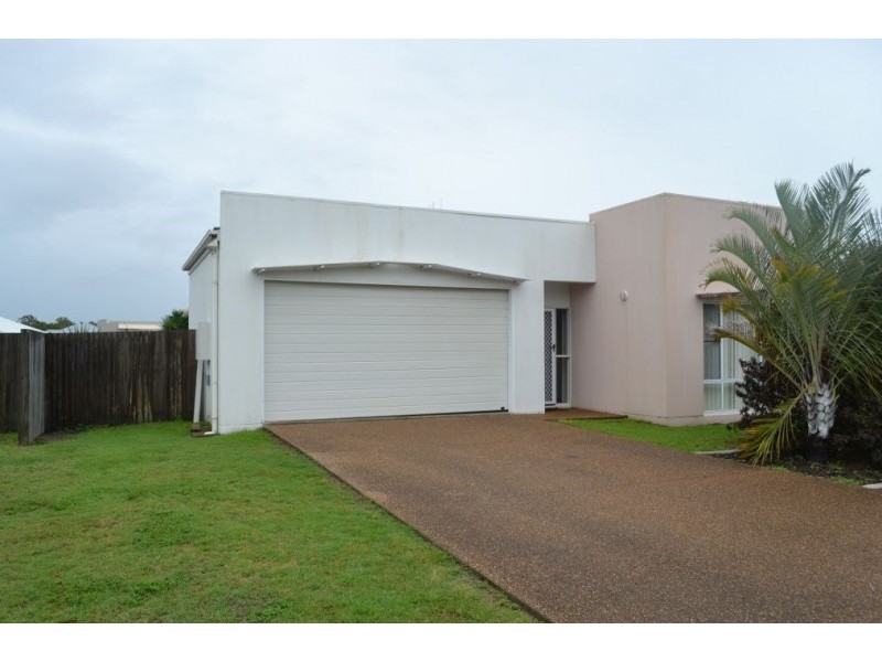 7 Swan View Court, Toogoom QLD 4655