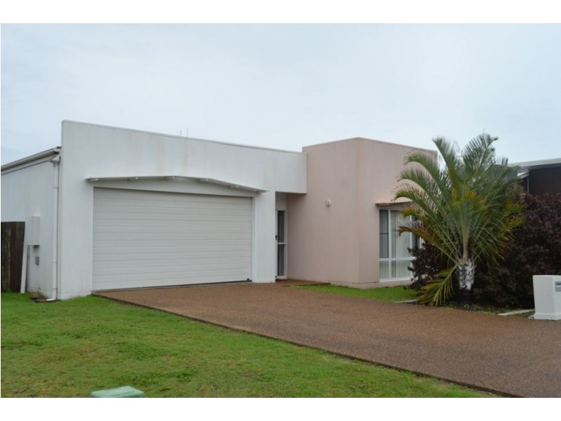 7 Swan View Court, Toogoom QLD 4655