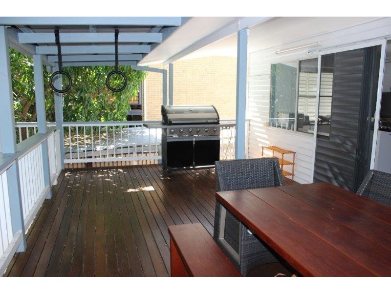 44 Kingfisher Parade, Toogoom QLD 4655