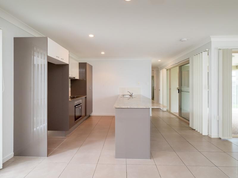 24 Wave Court, Toogoom QLD 4655
