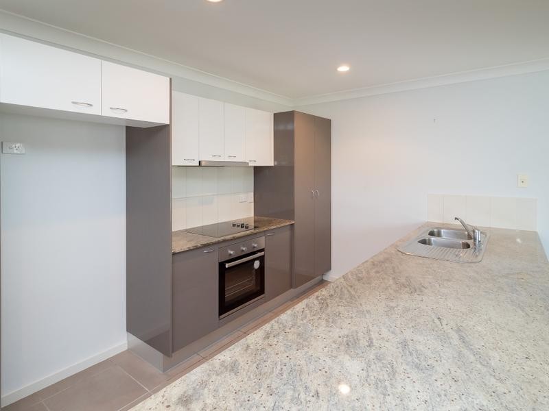 24 Wave Court, Toogoom QLD 4655