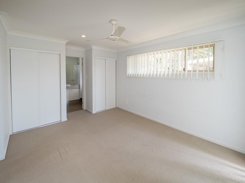 24 Wave Court, Toogoom QLD 4655