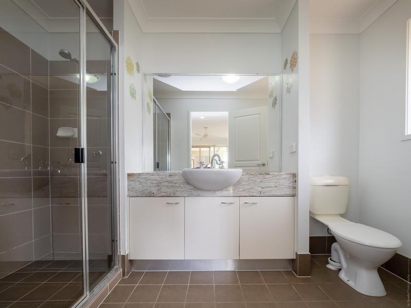 24 Wave Court, Toogoom QLD 4655