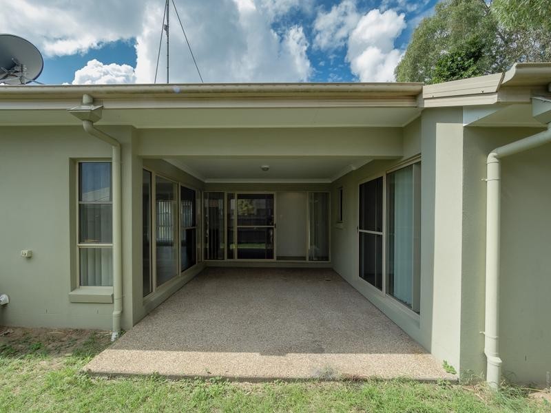 24 Wave Court, Toogoom QLD 4655