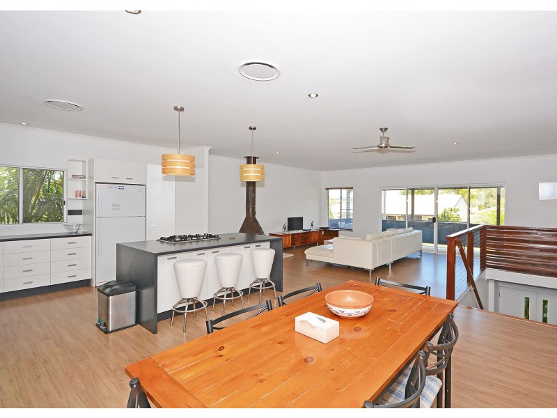102 RIVERVIEW DRIVE, Burrum Heads QLD 4659