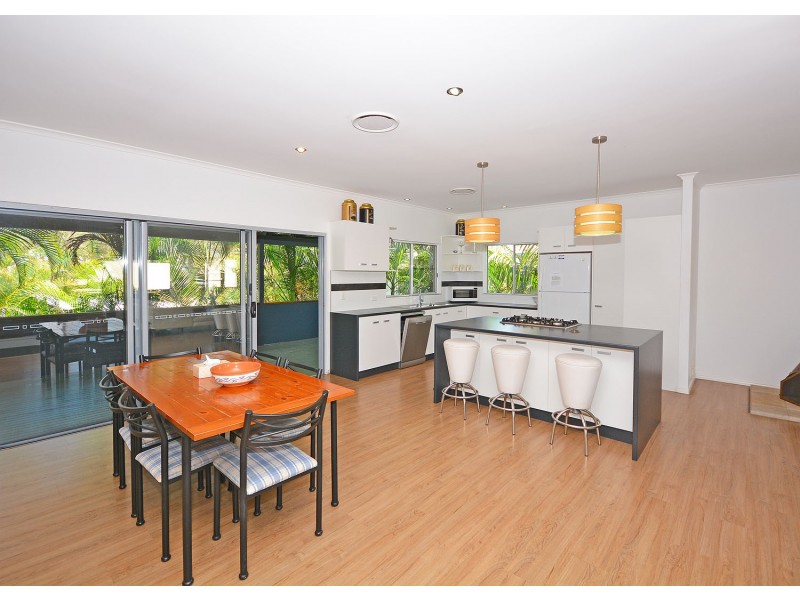 102 RIVERVIEW DRIVE, Burrum Heads QLD 4659