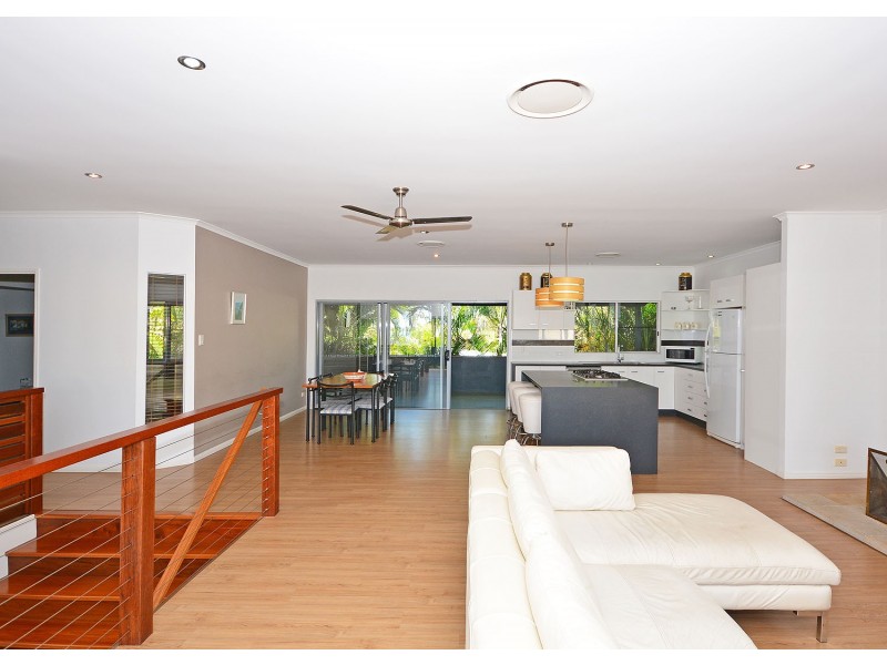 102 RIVERVIEW DRIVE, Burrum Heads QLD 4659
